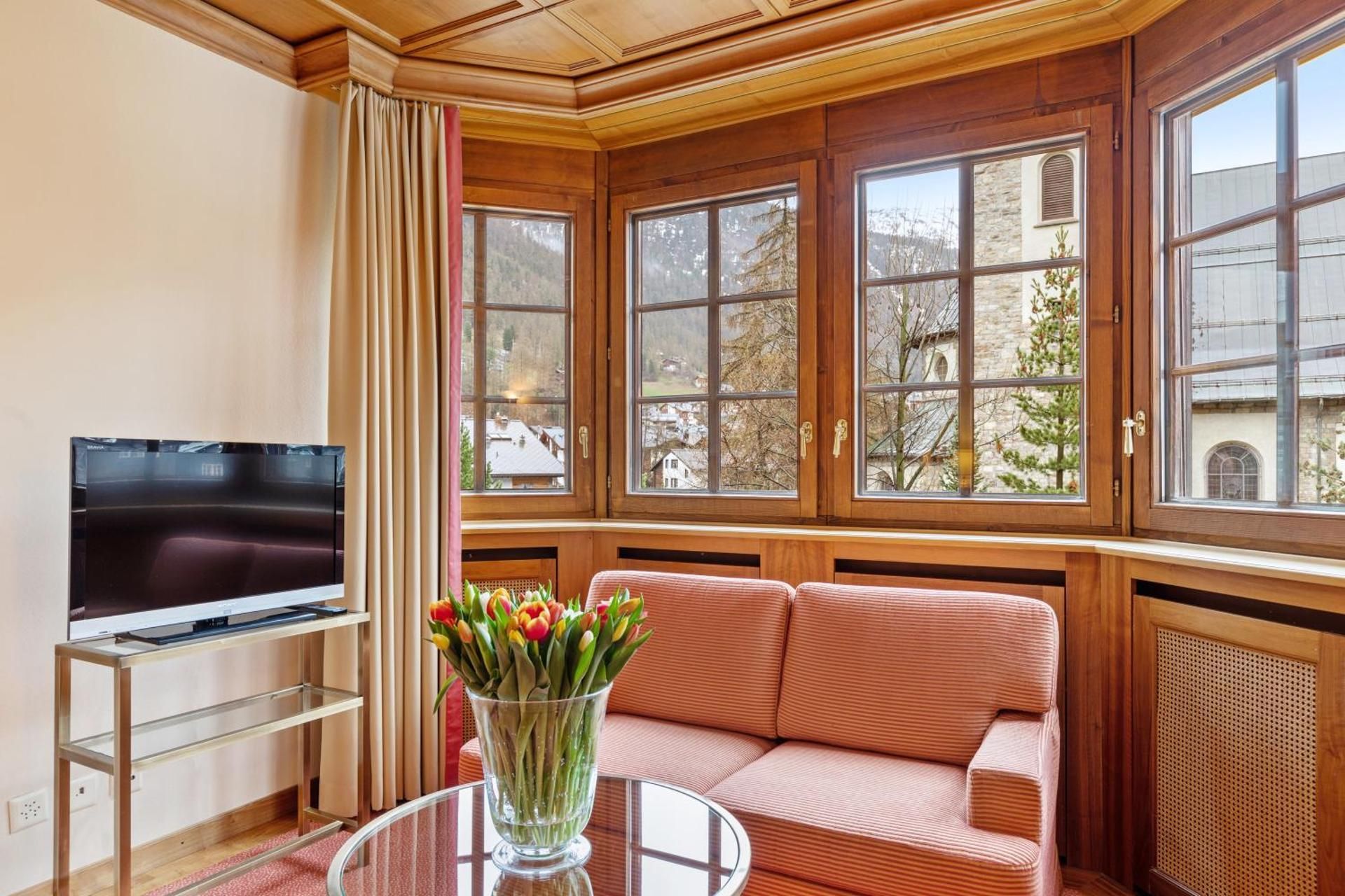 Grand Hotel Zermatterhof Corner One-Bedroom Suite with Matterhorn View 2