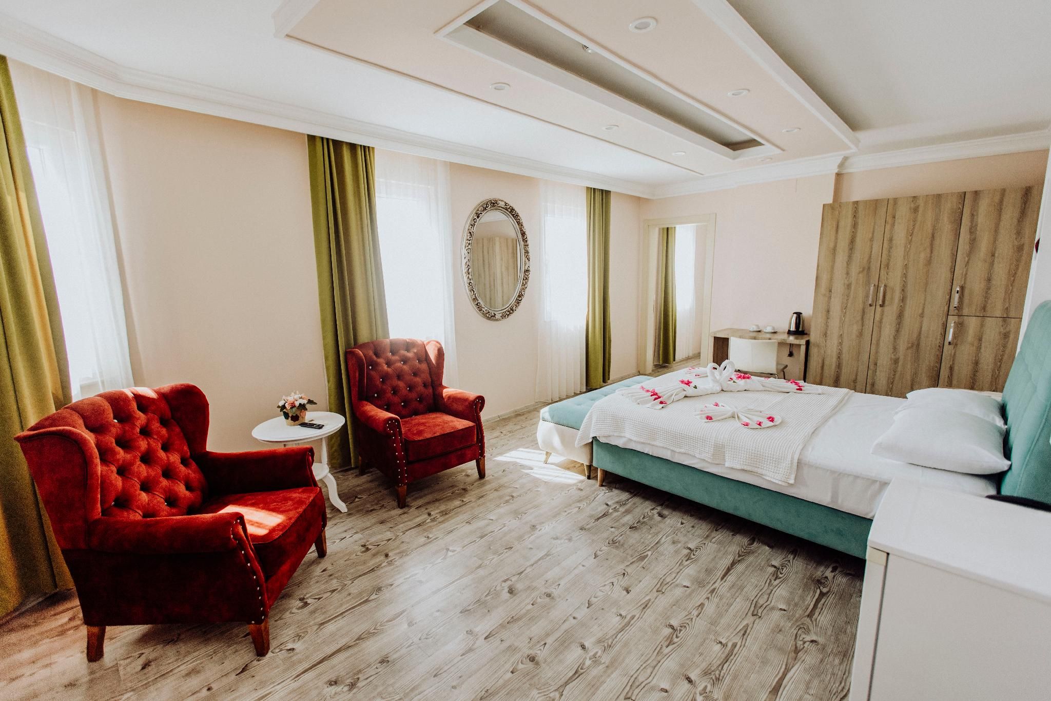 Deluxe Suite