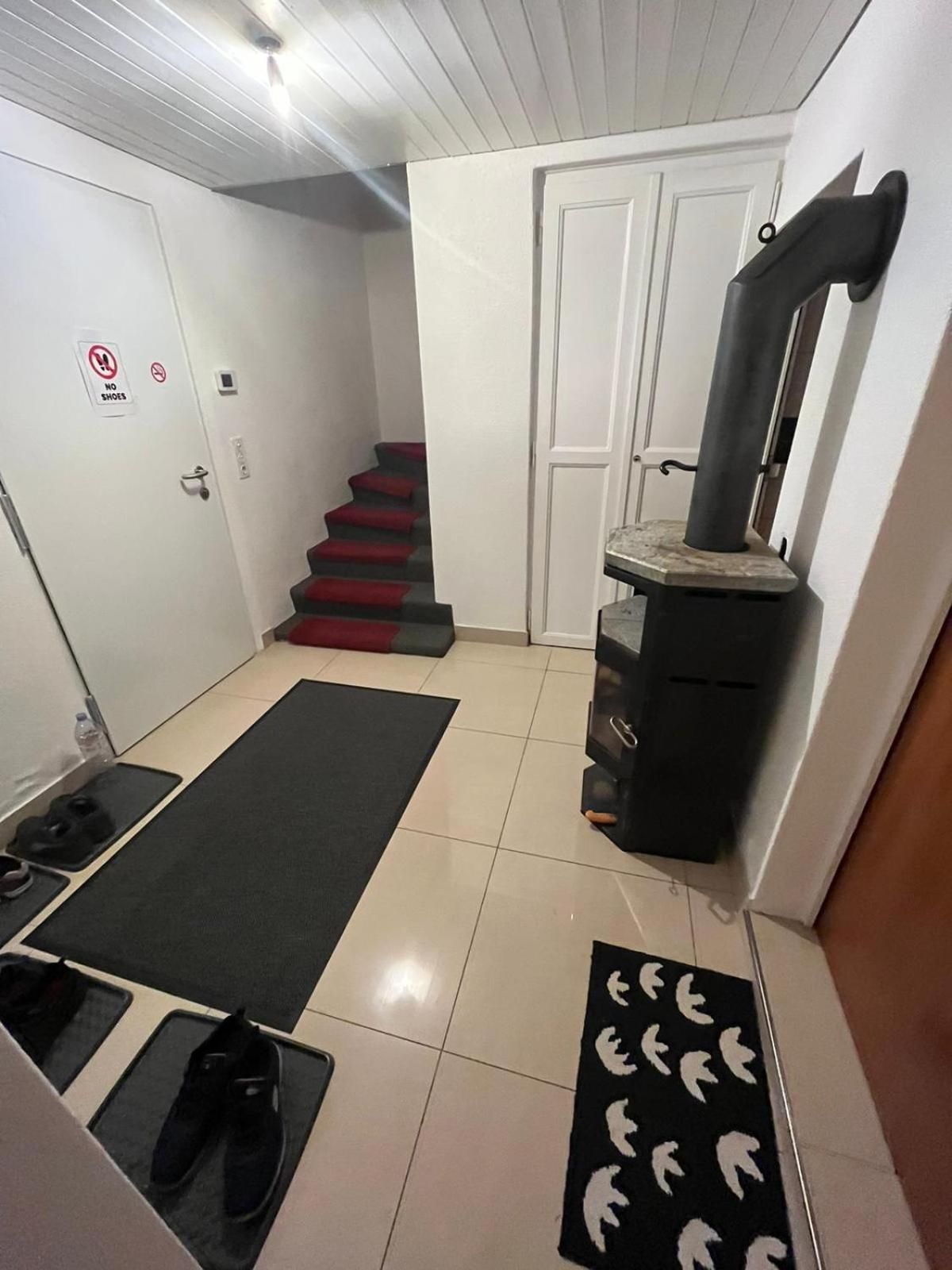 5 private rooms station for long term