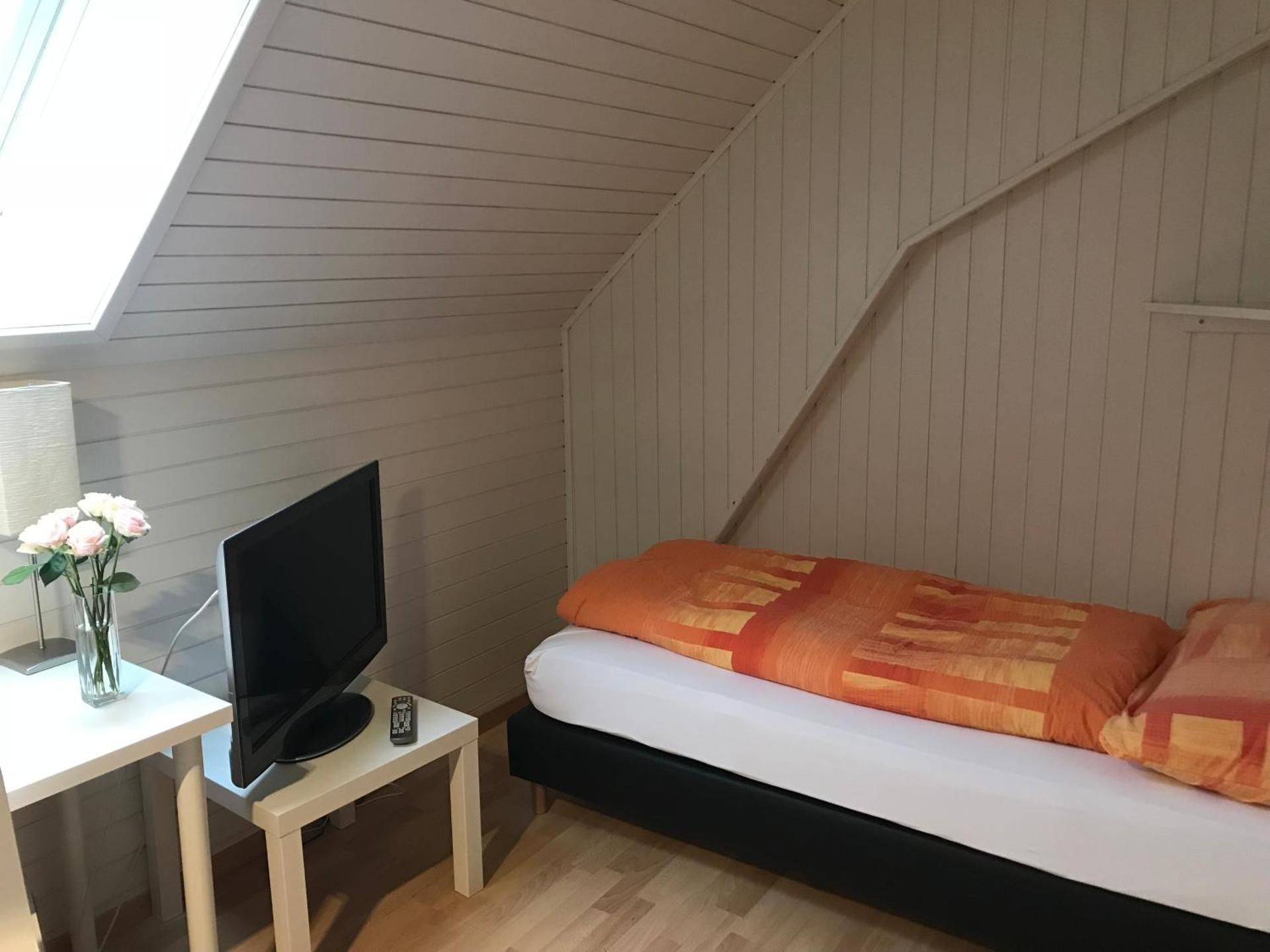 Single Room with Shared Shower and Toilet