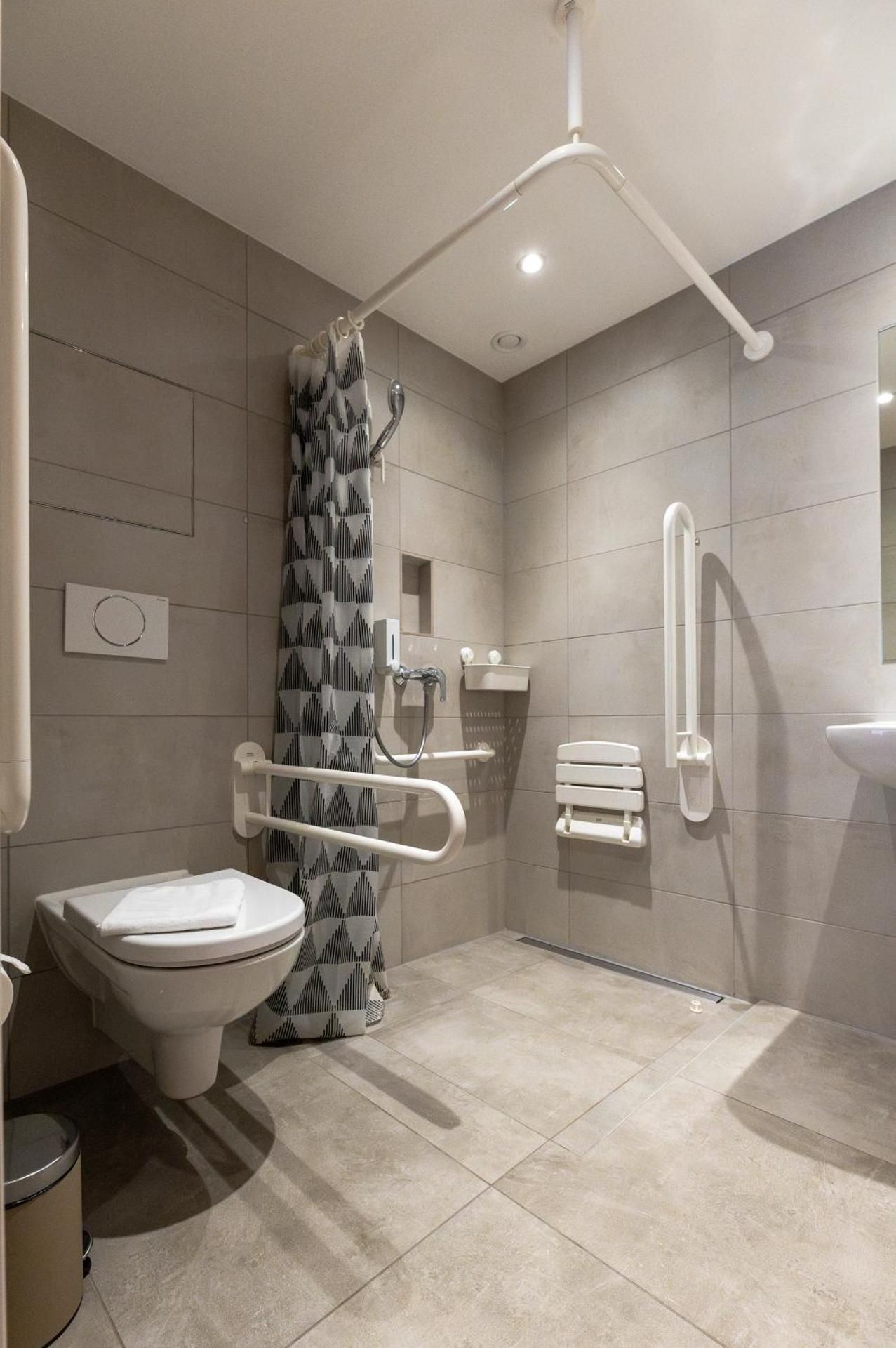 Deluxe Courtyard Studio - Disability Access