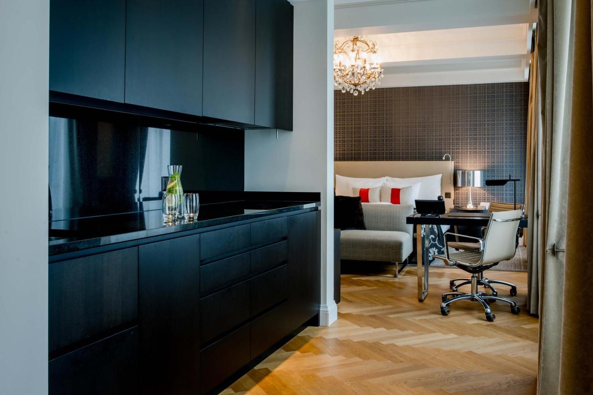 Luxury Living Studio with Kitchenette