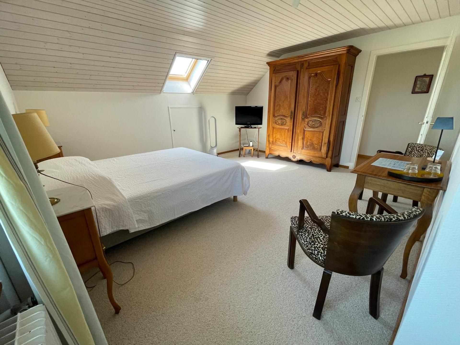 Large Double Room