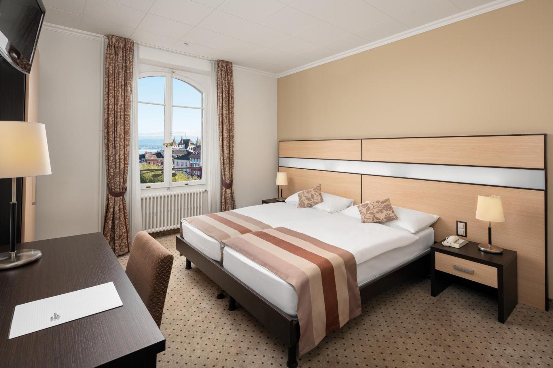 Double Room with Lake View
