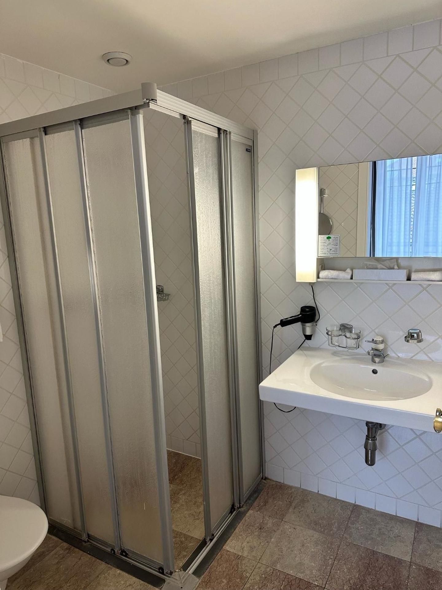 Economy Twin Room