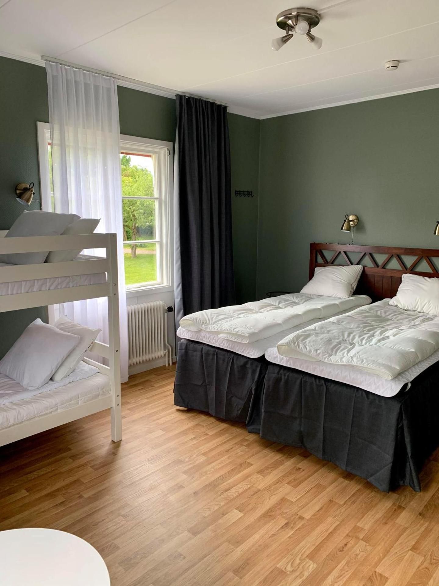 Quadruple Room with Shared Bathroom
