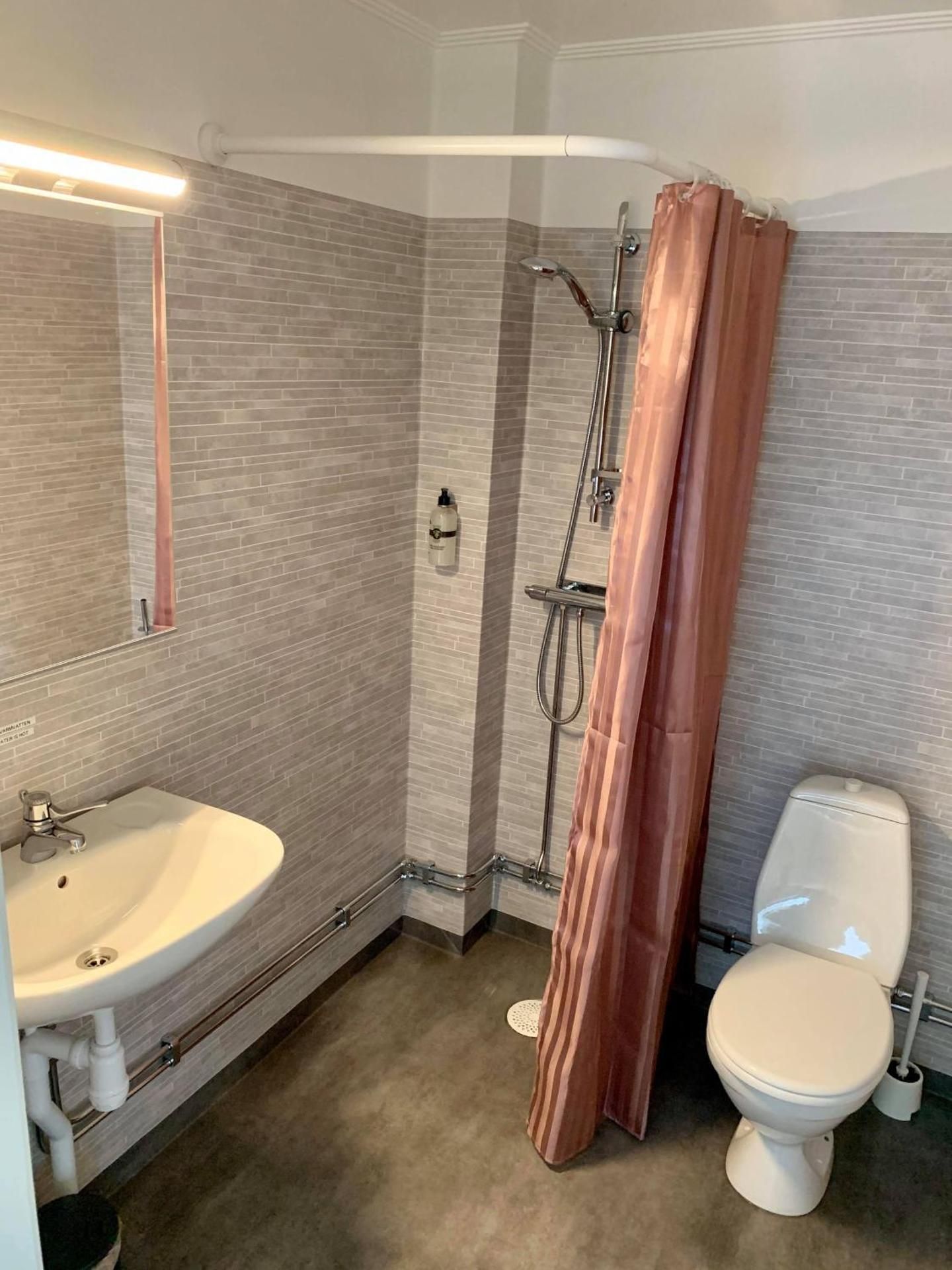 Double Room with Private Bathroom