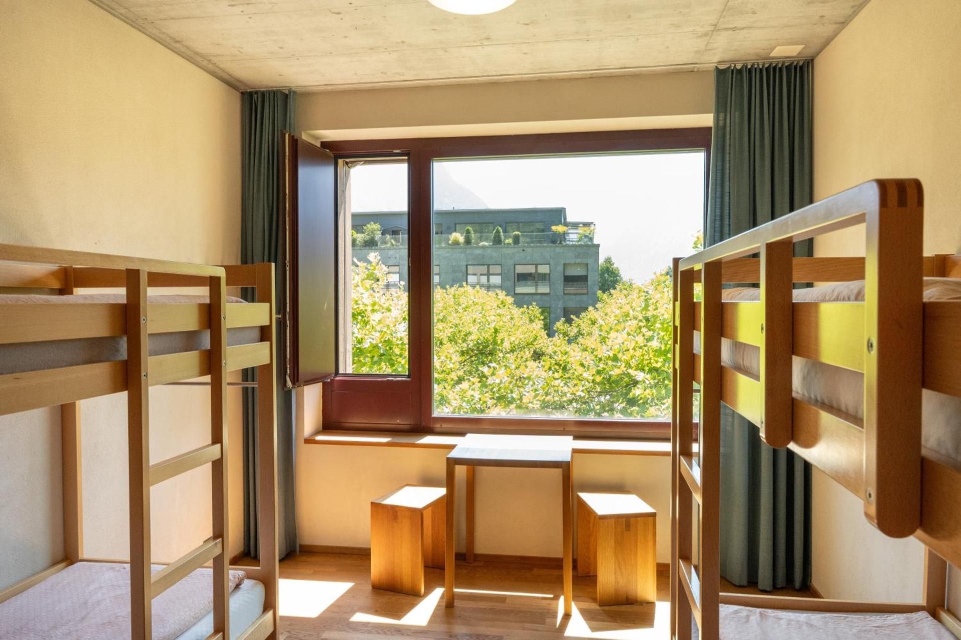 1 Person in 4-Bed Dormitory with Shared Bathroom - Mixed