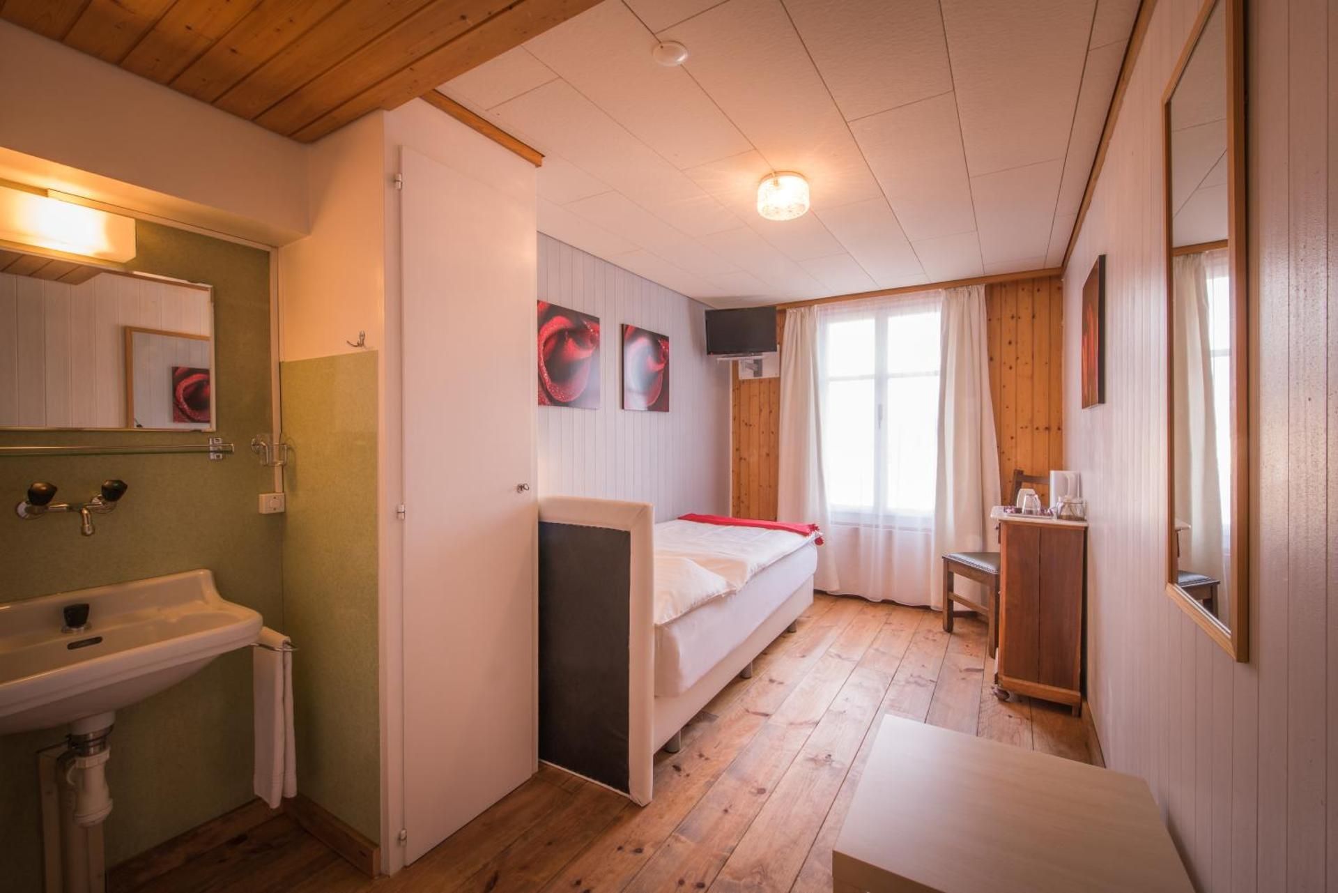 Hotel Tell Single Room 2