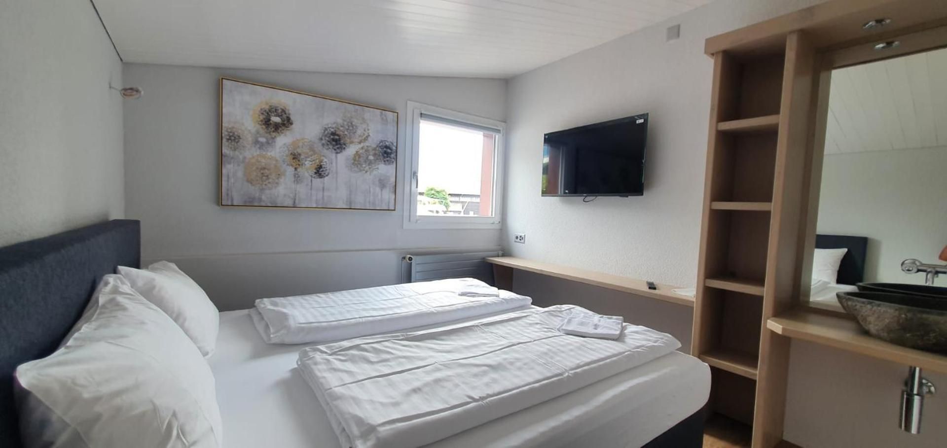 Sleep and Go - Budget Standard Double Room with Shared Bathroom