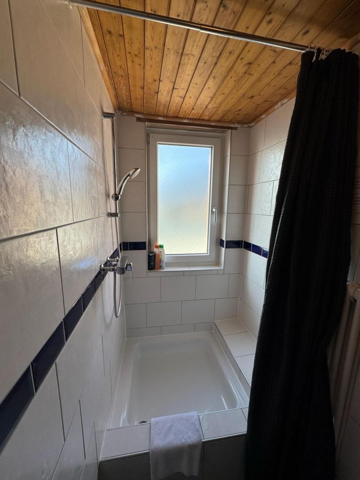 Schilthorn Family Room with Balcony and Shared Bathroom and Shared Kitchen