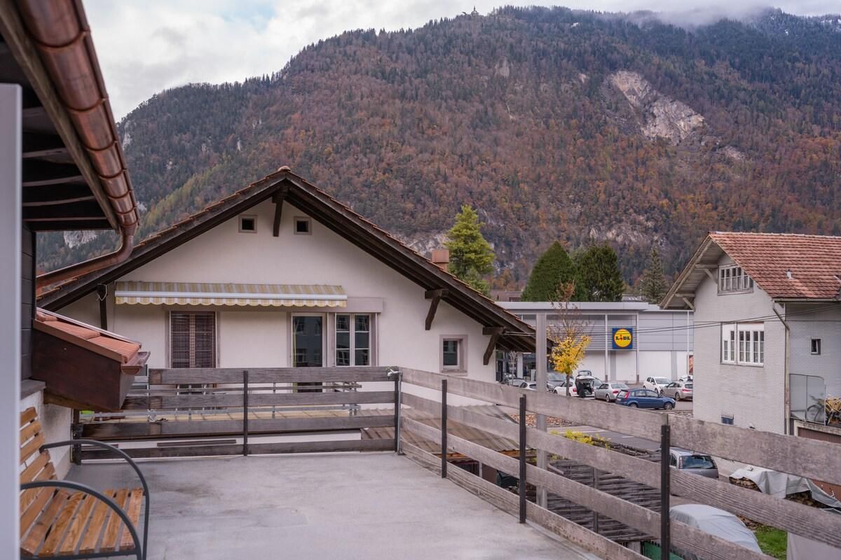 Stay Switzerland - 2 Bedroom Mountain View Apt
