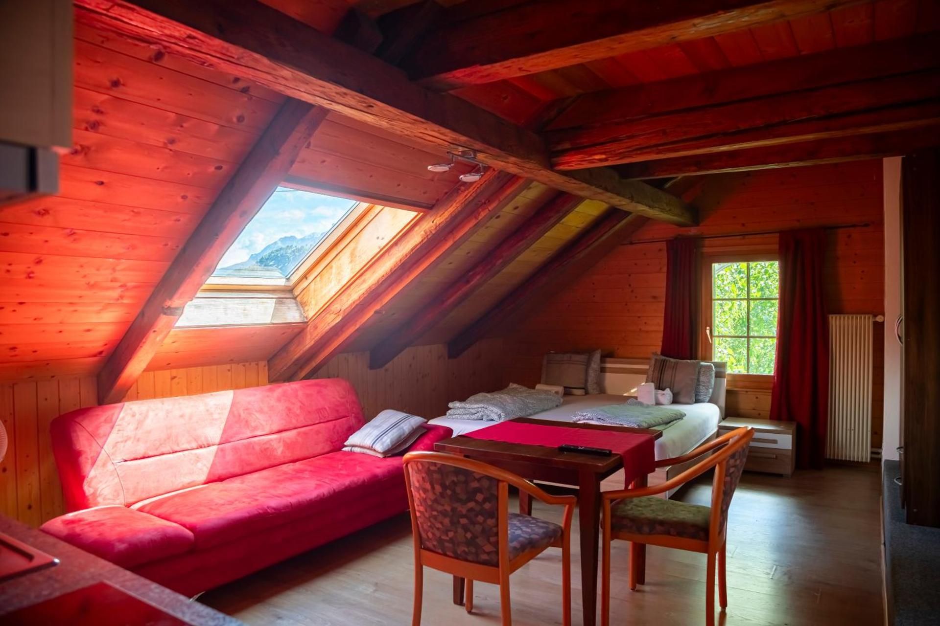 Studio Apartment with Queen Bed