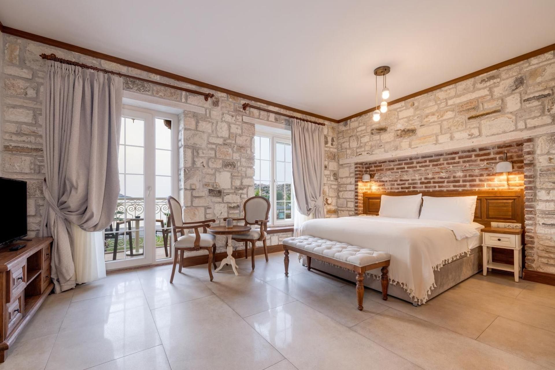 Navalia Otel Deluxe Double Room with Sea View 13