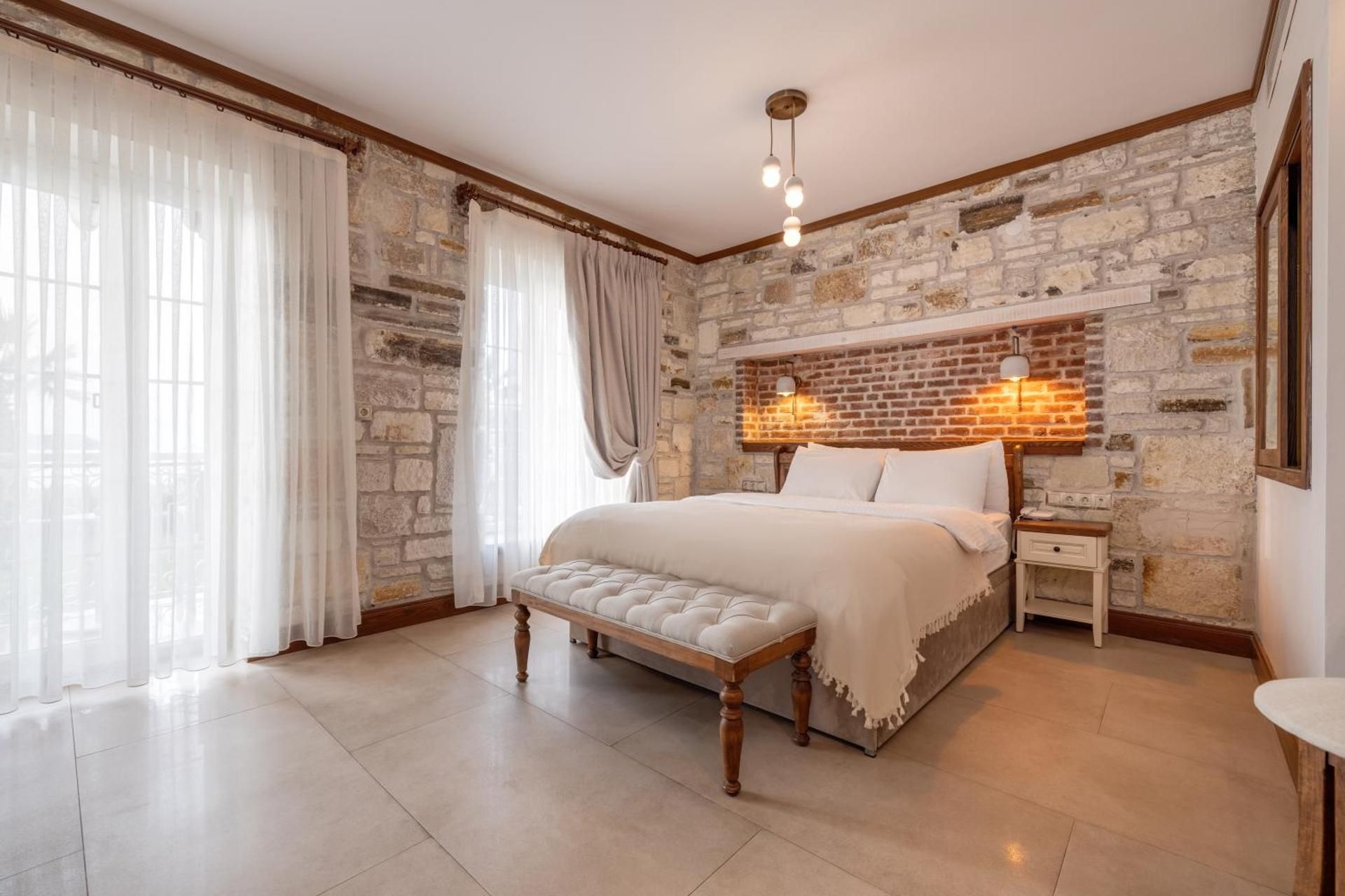 Navalia Otel Deluxe Double Room (2 Adults + 1 Child)