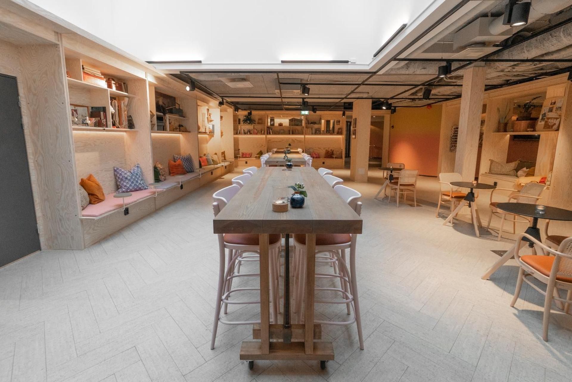 shared lounge/tv area