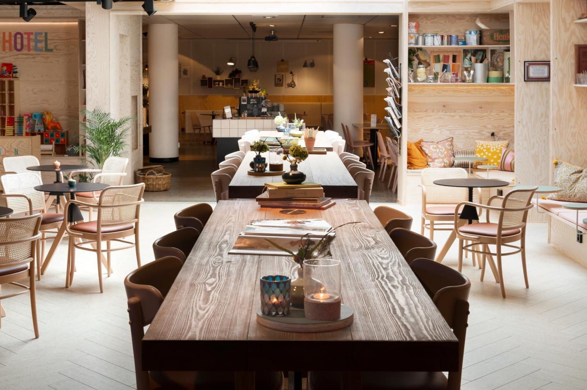 shared lounge/tv area