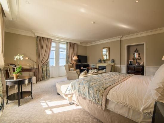 Junior Suite with Lake View