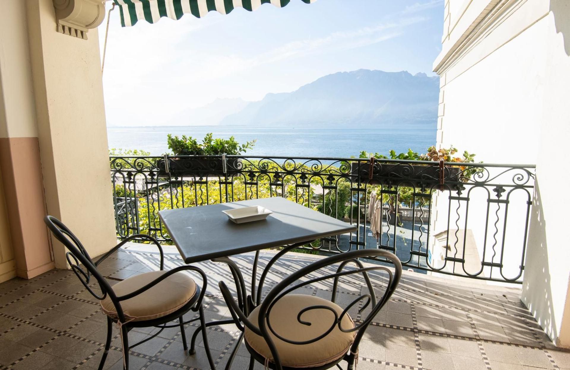 Suite with Lake View