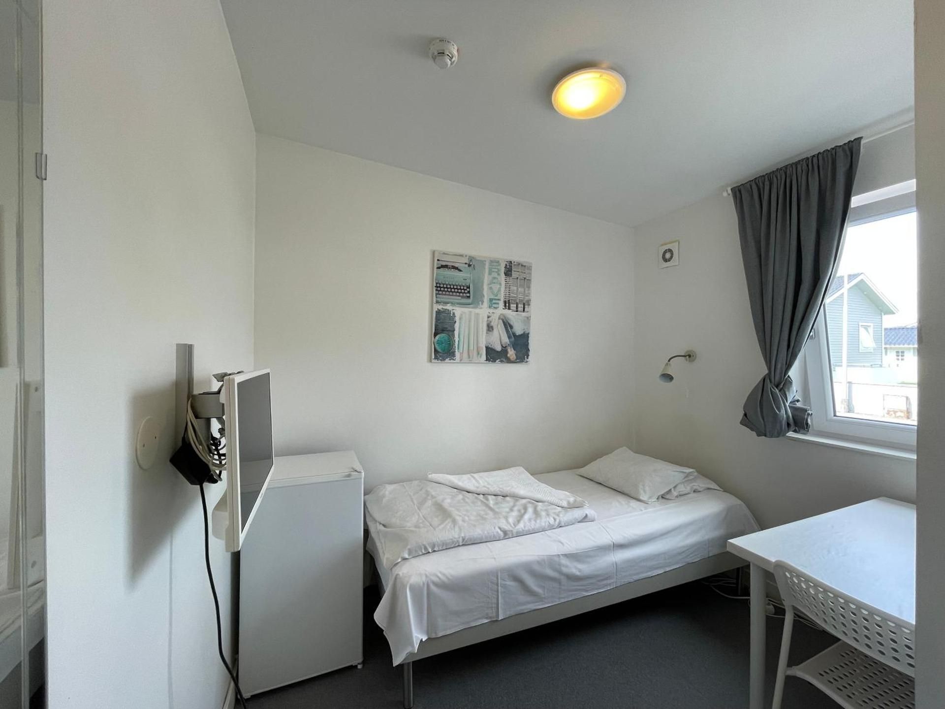 Single Room With Private Bathroom