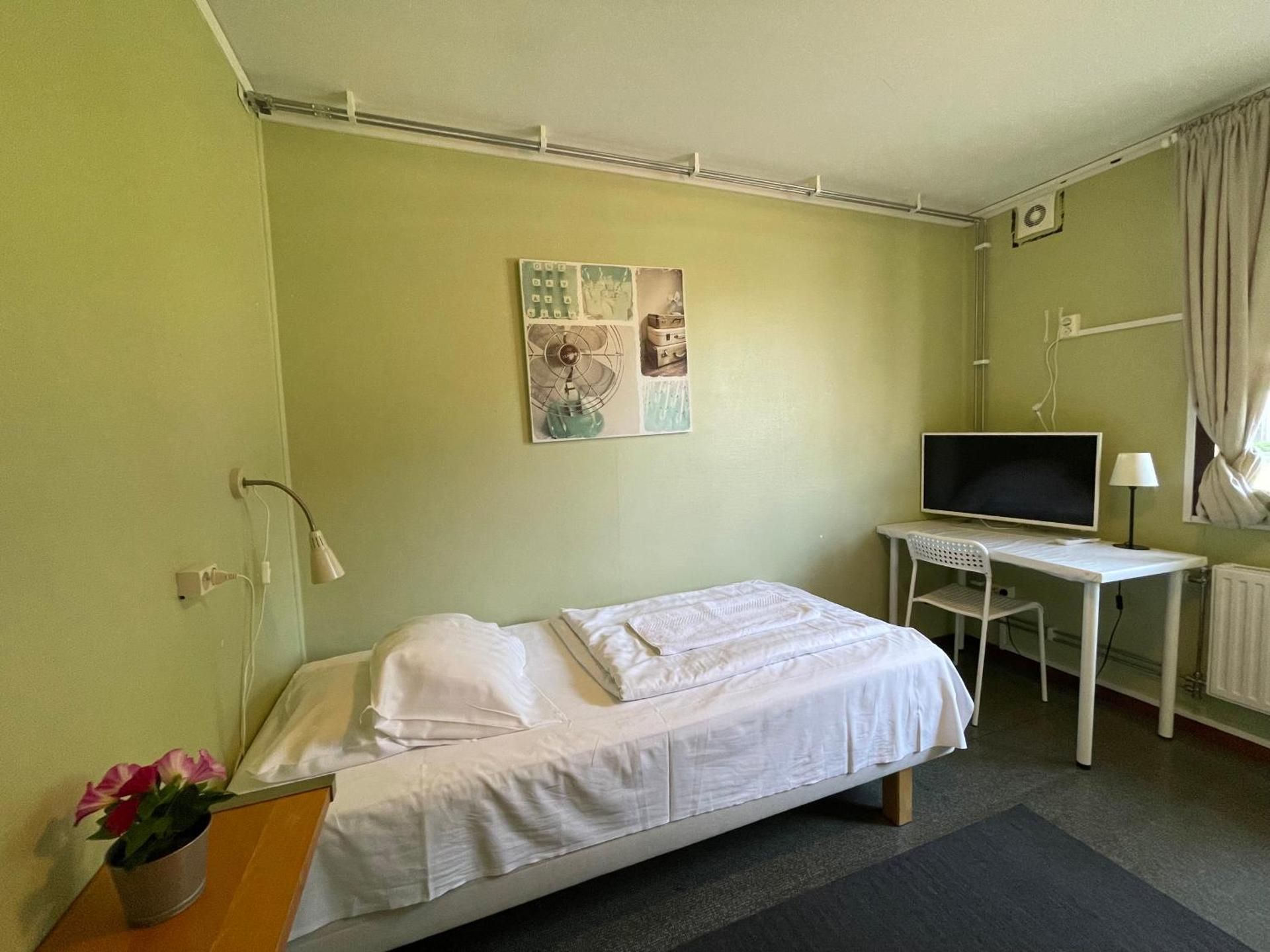 Single Room with Private Toilet
