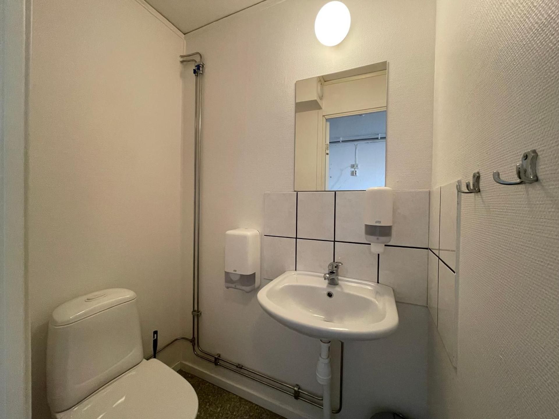Budget Twin Room with Toilet