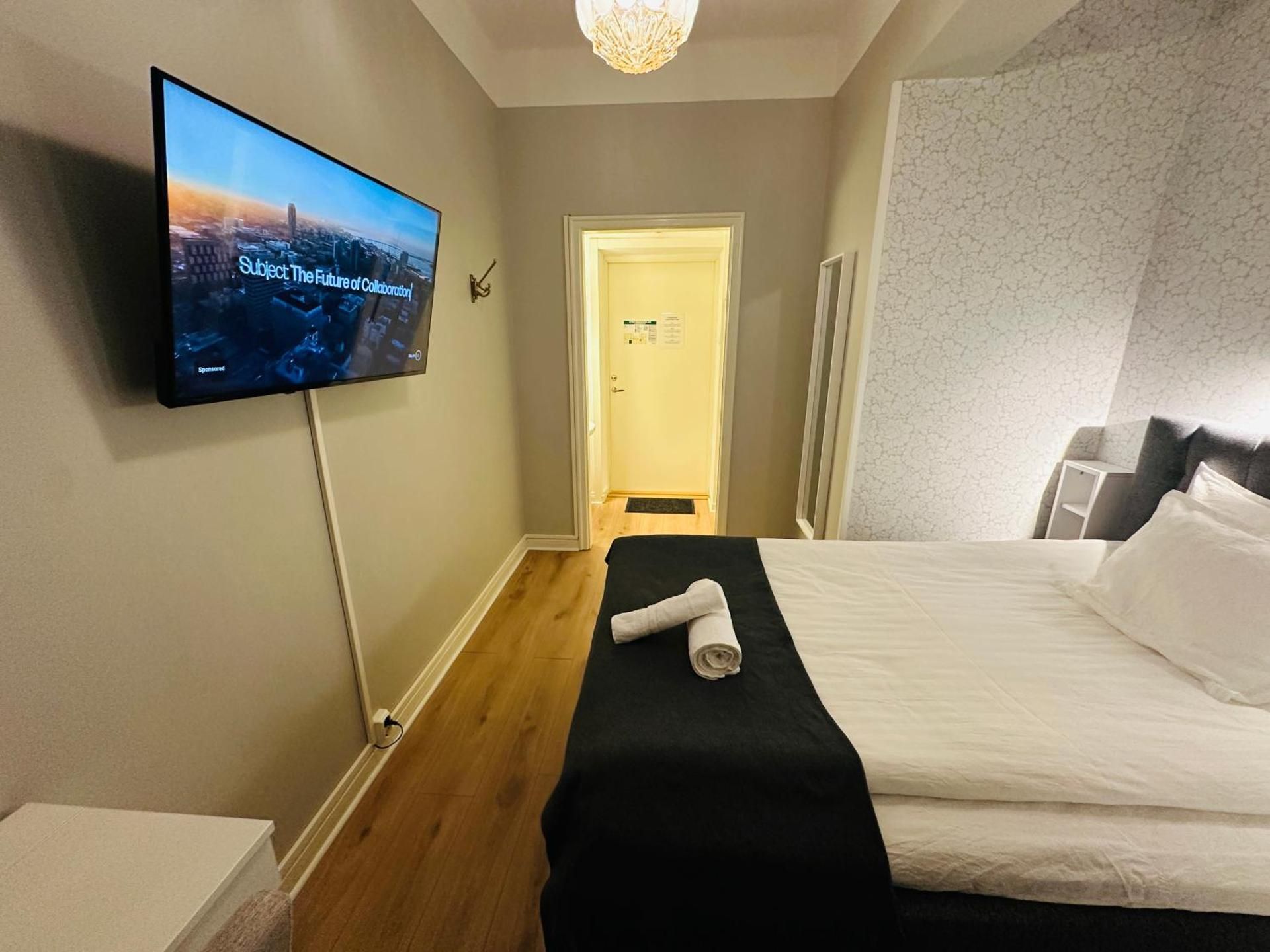 Single Room with Shared Bathroom