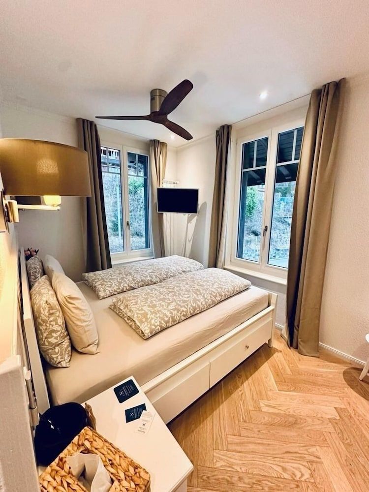 Doppelzimmer Classique - seitliche Seesicht, ffentlicher Balkon