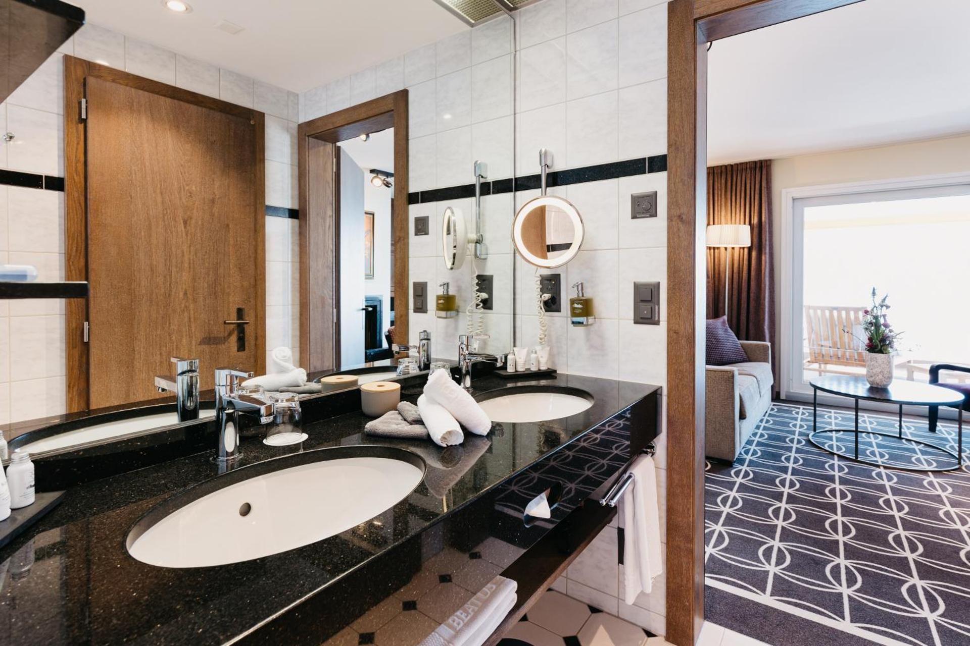 ERMITAGE Suite with Balcony and Lake View