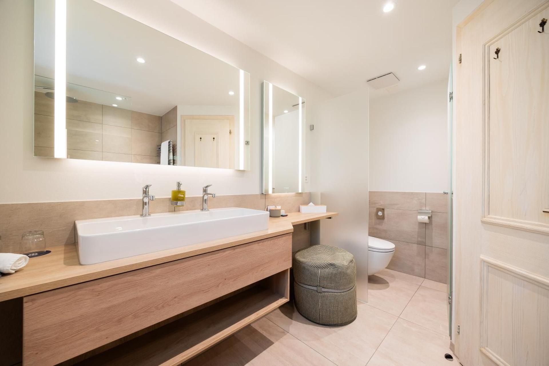 Aeschi Deluxe Room