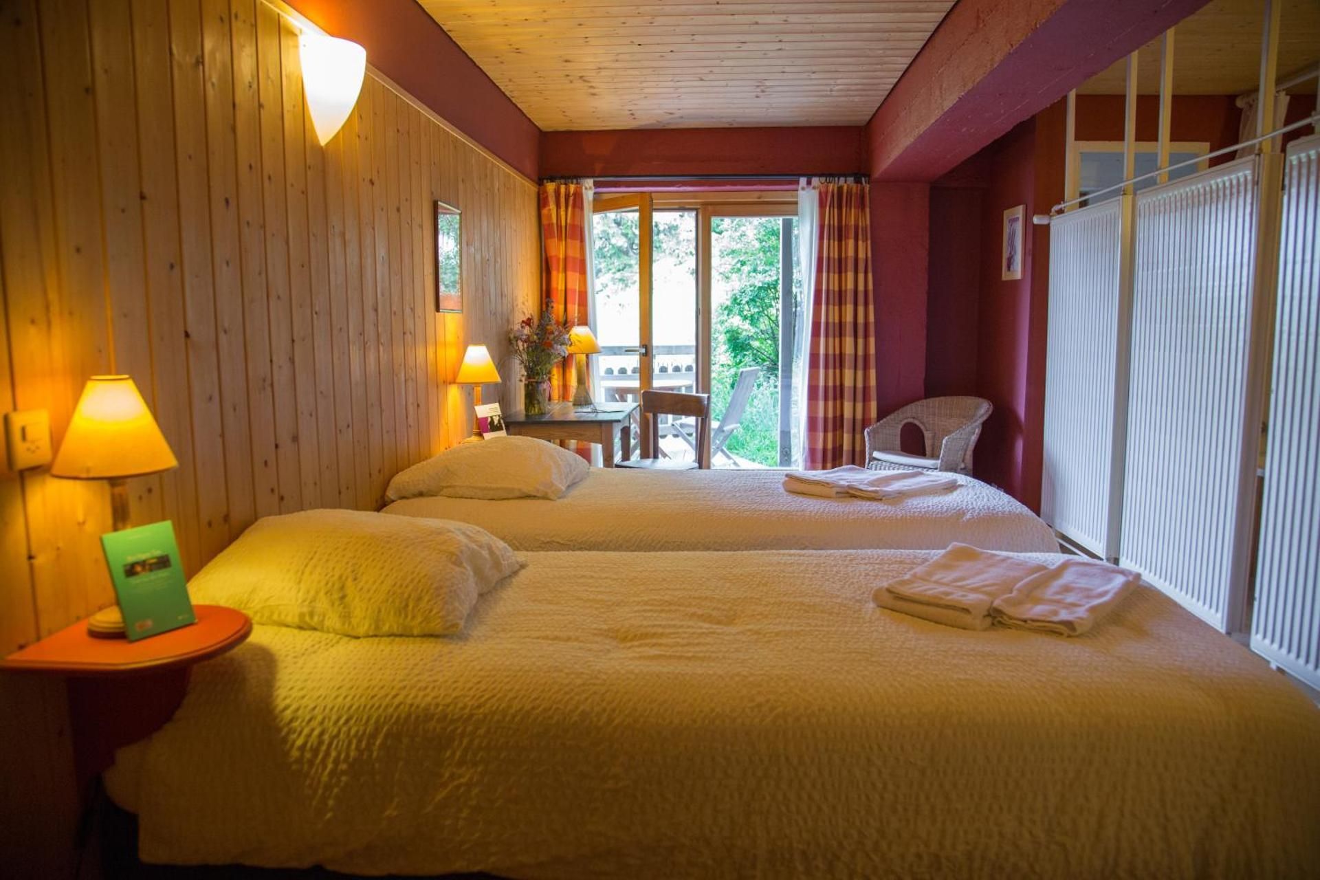 Double or Twin Room with Mountain View