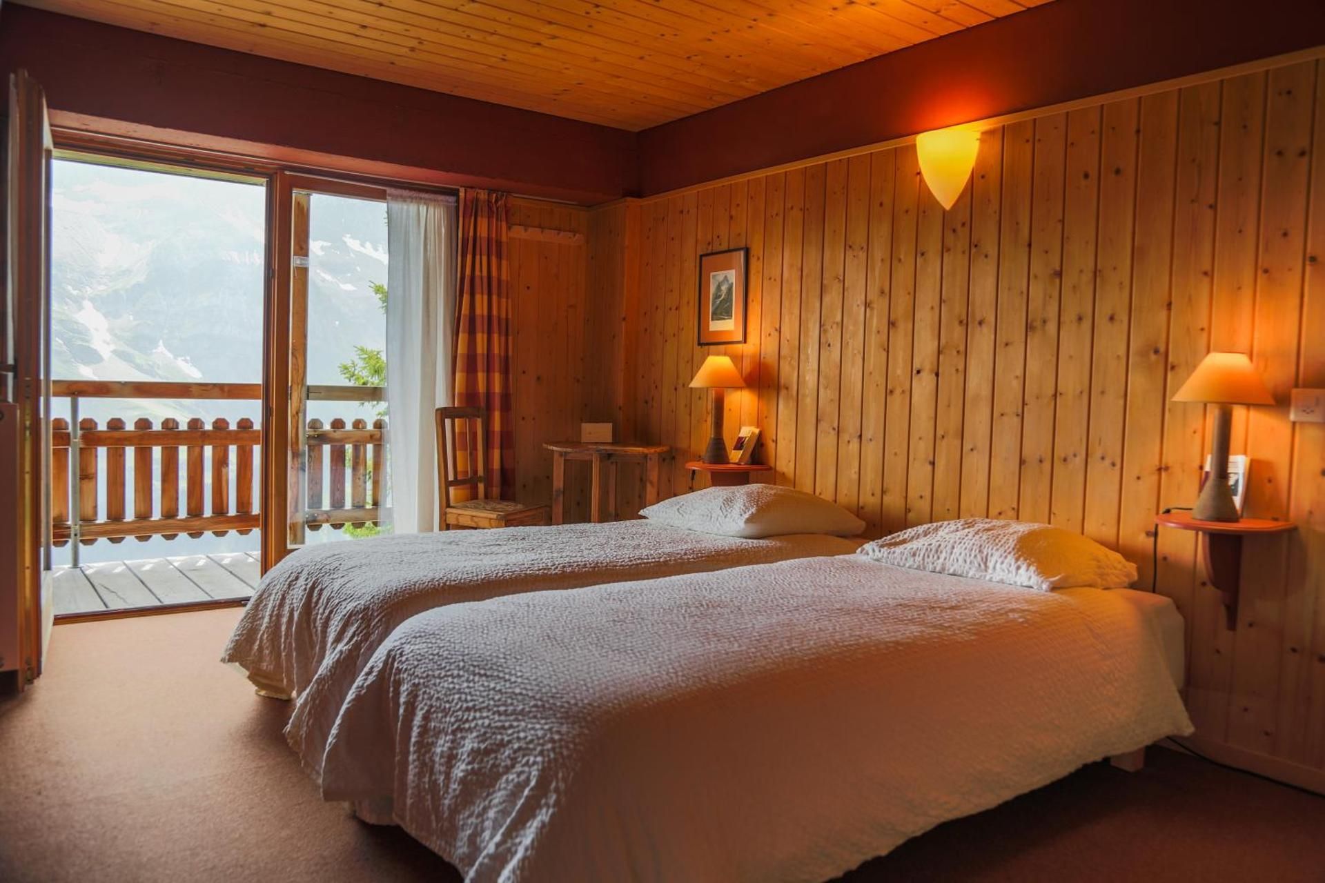 Double or Twin Room with Mountain View