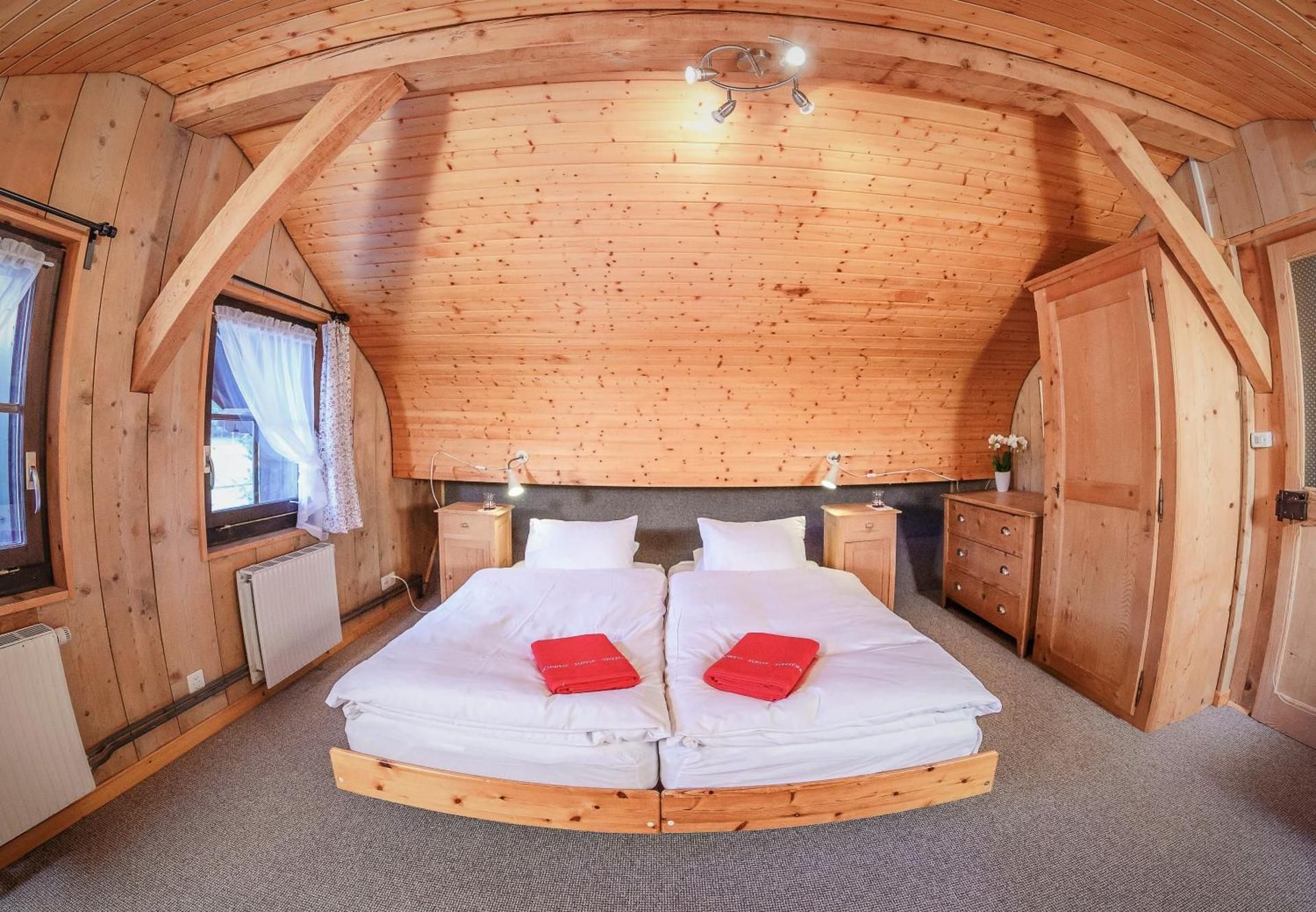 Deluxe Loft Double or Twin with Private External Bathroom