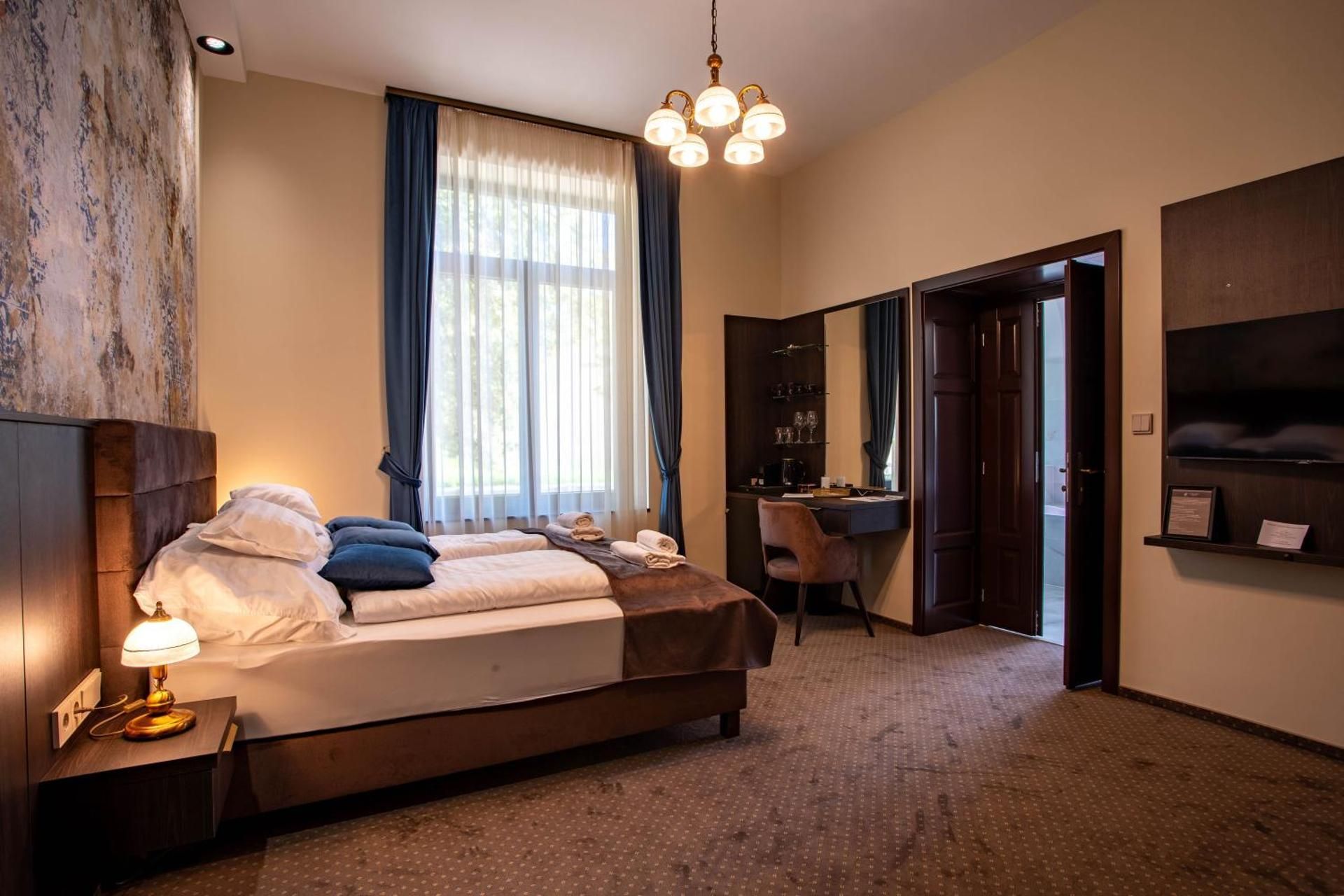 Double Room with Private Bathroom