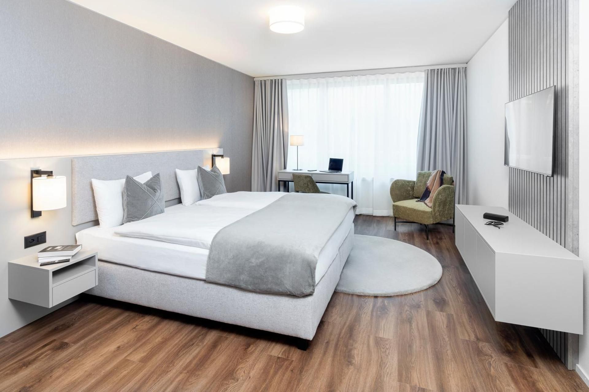 One-Bedroom Deluxe Apartment