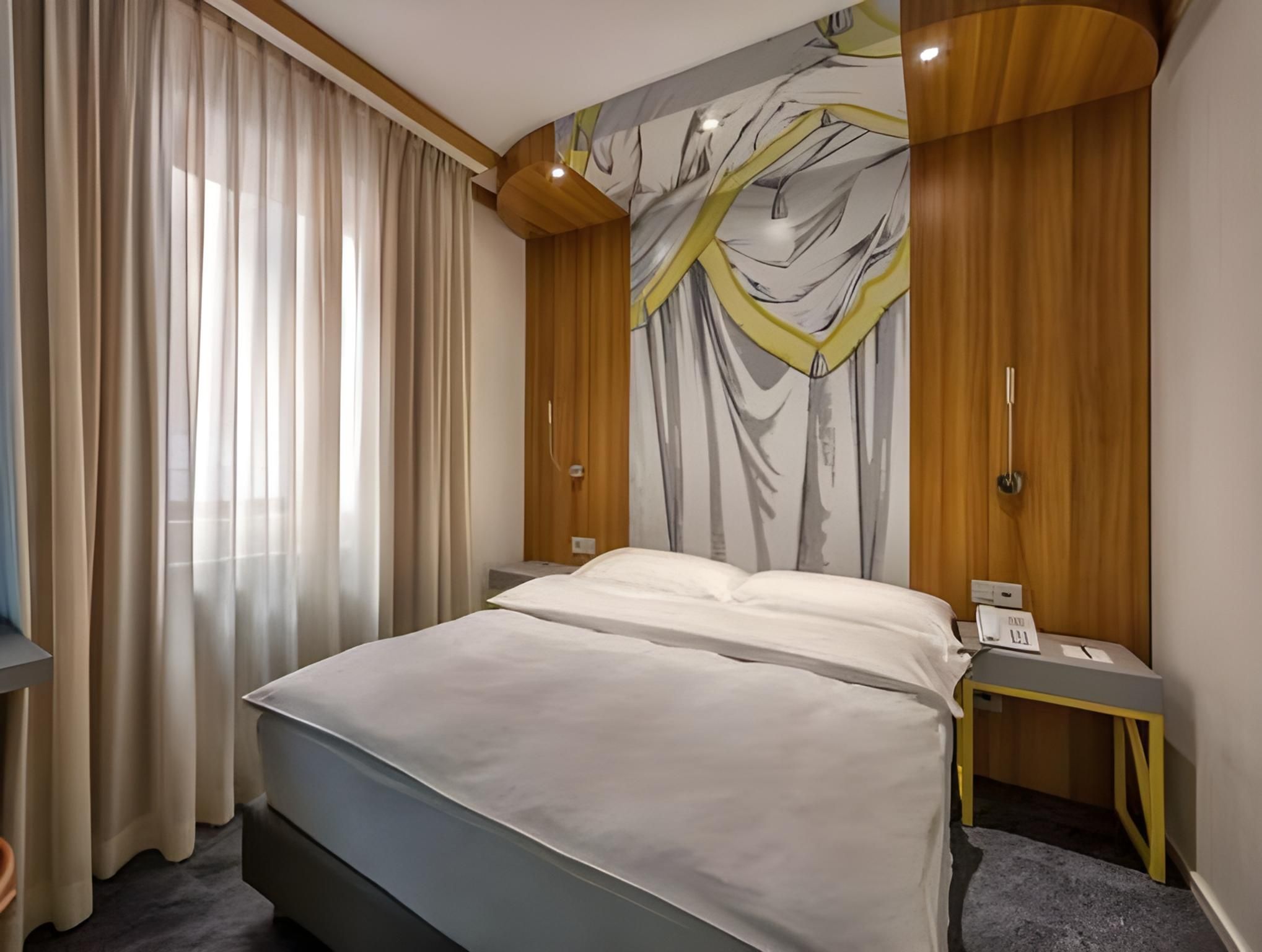 Economy Twin Room with Courtyard View