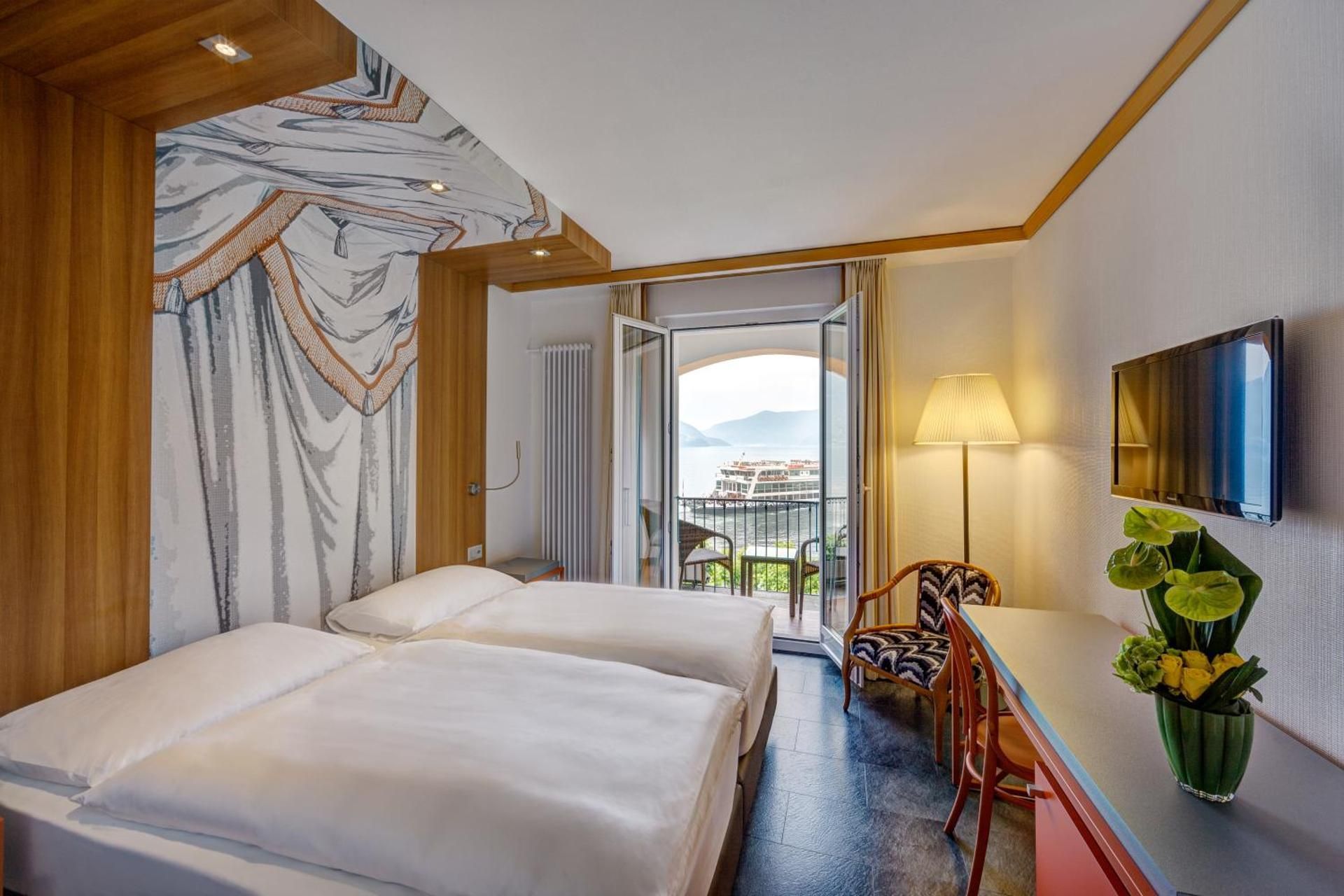 Twin Room with Terrace and Lake View
