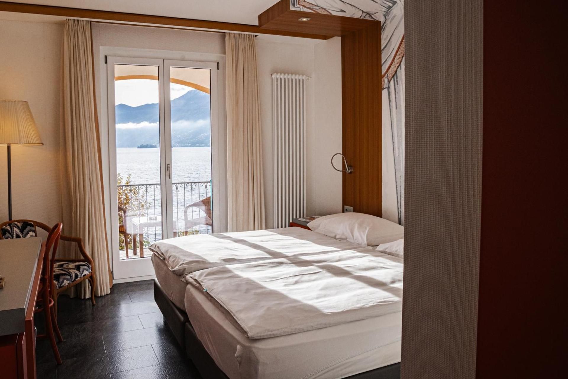 Twin Room with Terrace and Lake View