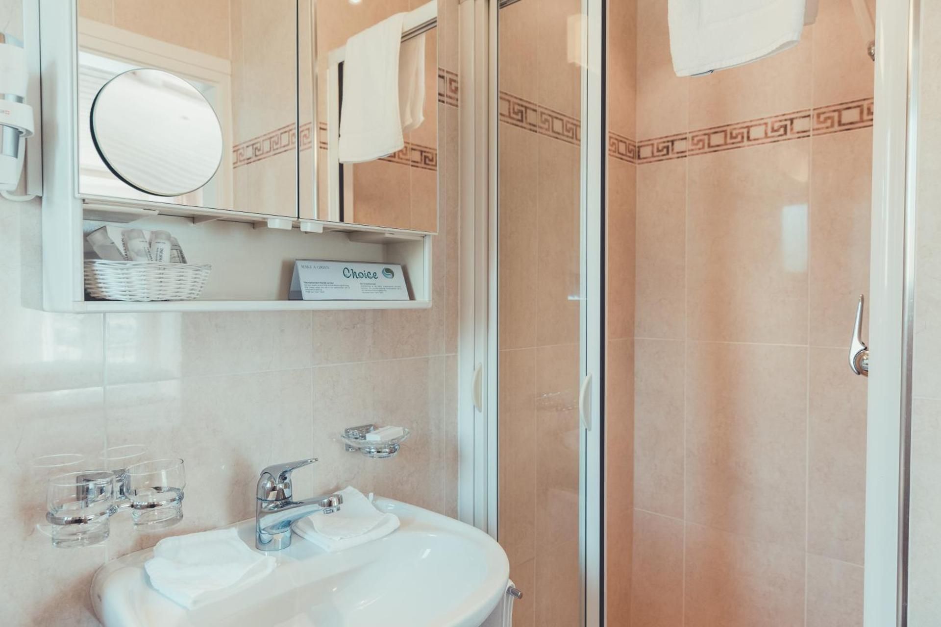 Hotel Tobler Panorama Double Room with Lake View 2