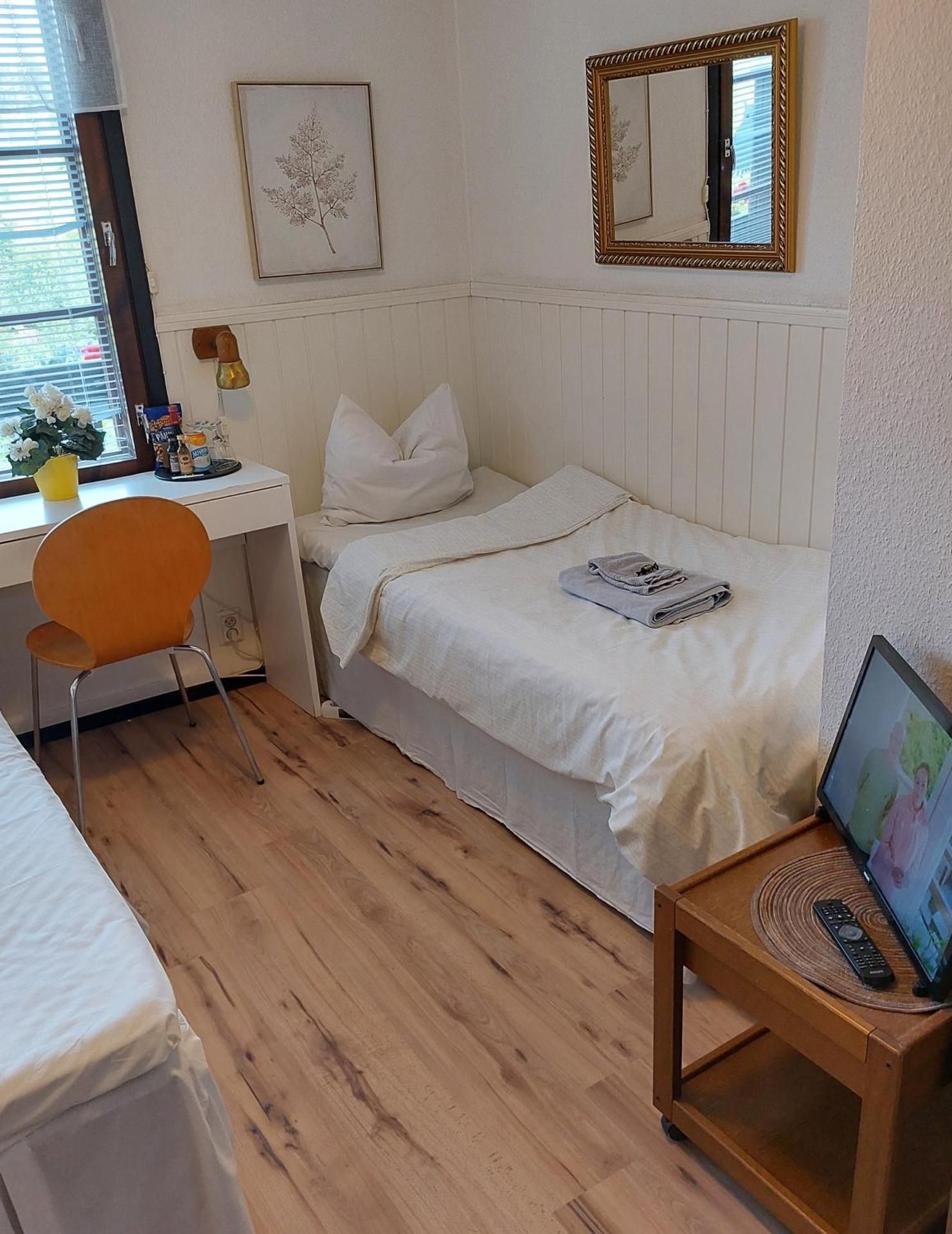 Economy Twin Room
