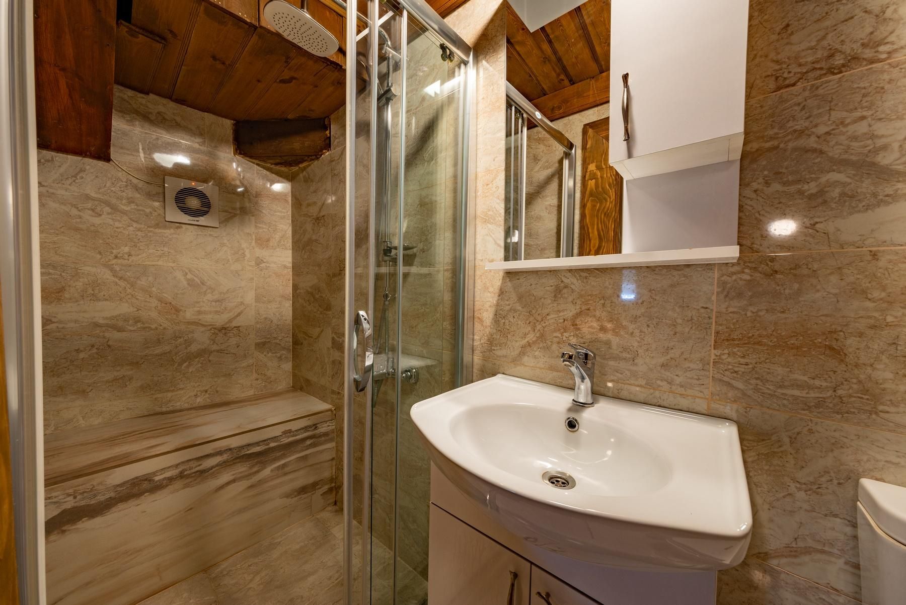 Stone Room (Standard Room)