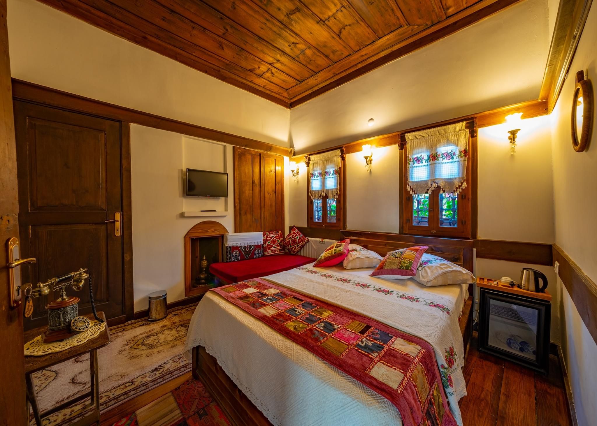 Sohret Hanim Room (Double Bed Room, Garden View)