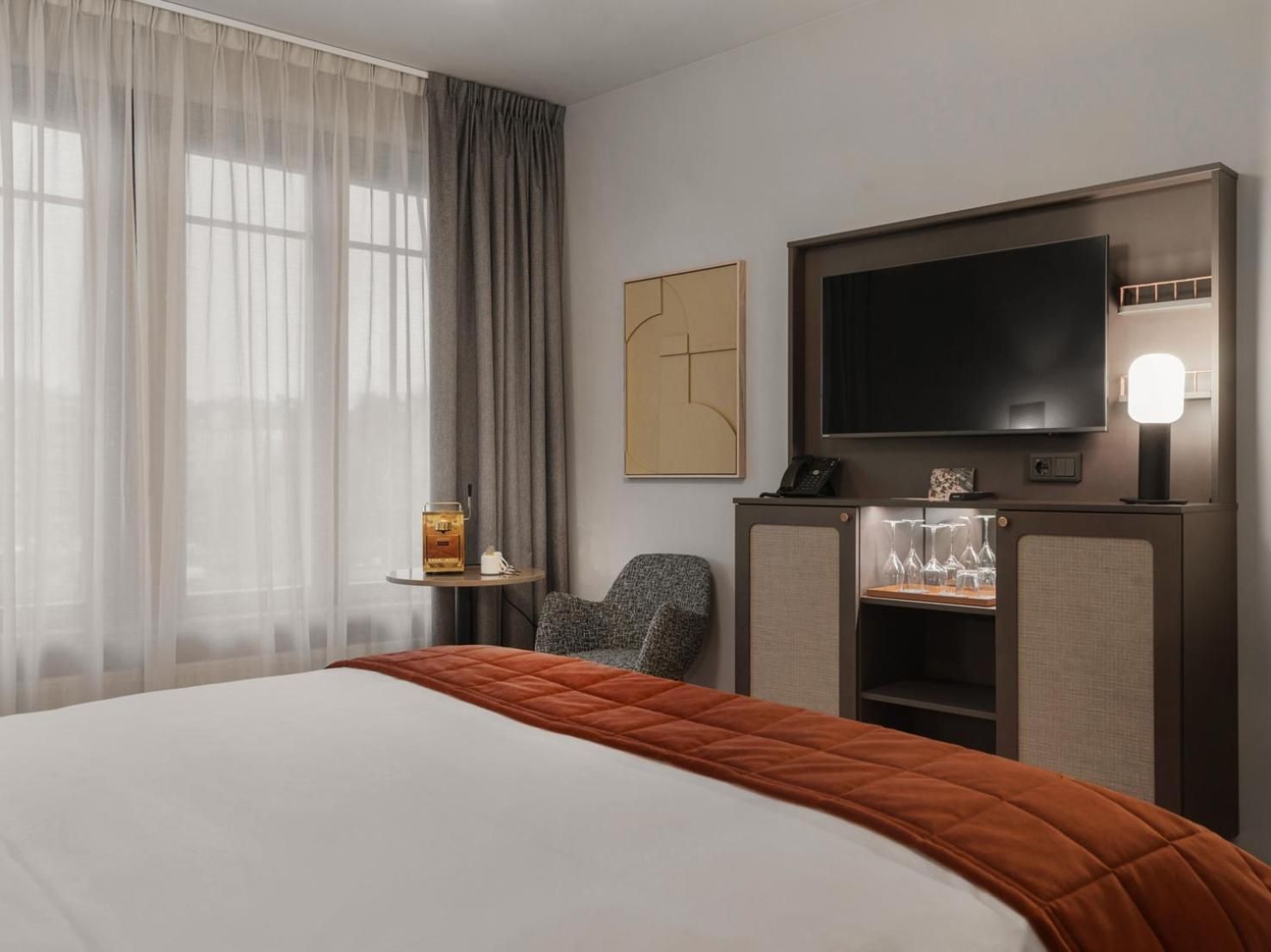 Spacious Collection – Stay & Dinner x Vana Spa