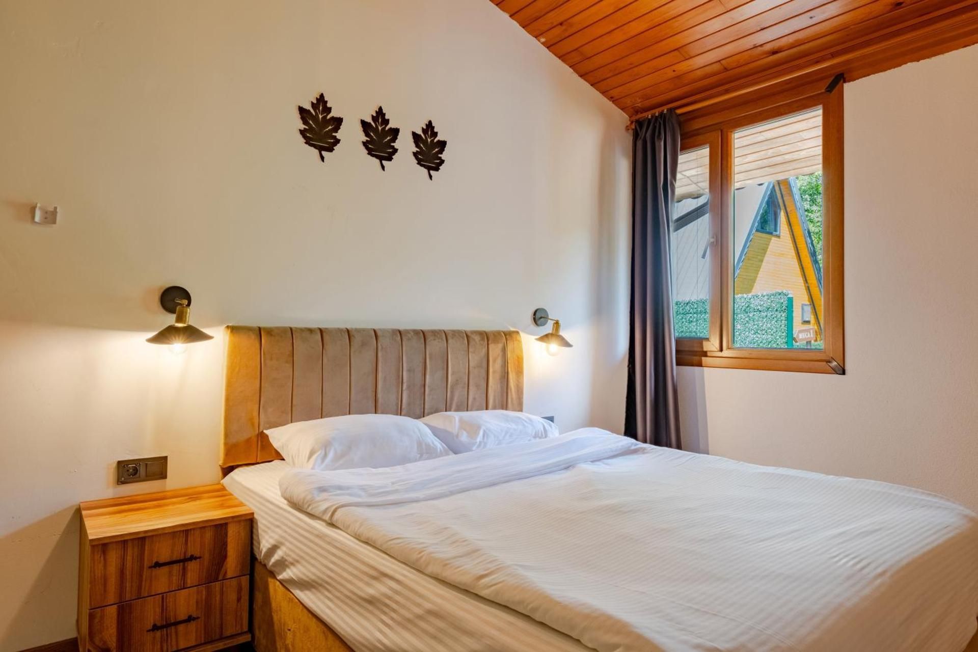 Deluxe Suite with Spa Bath