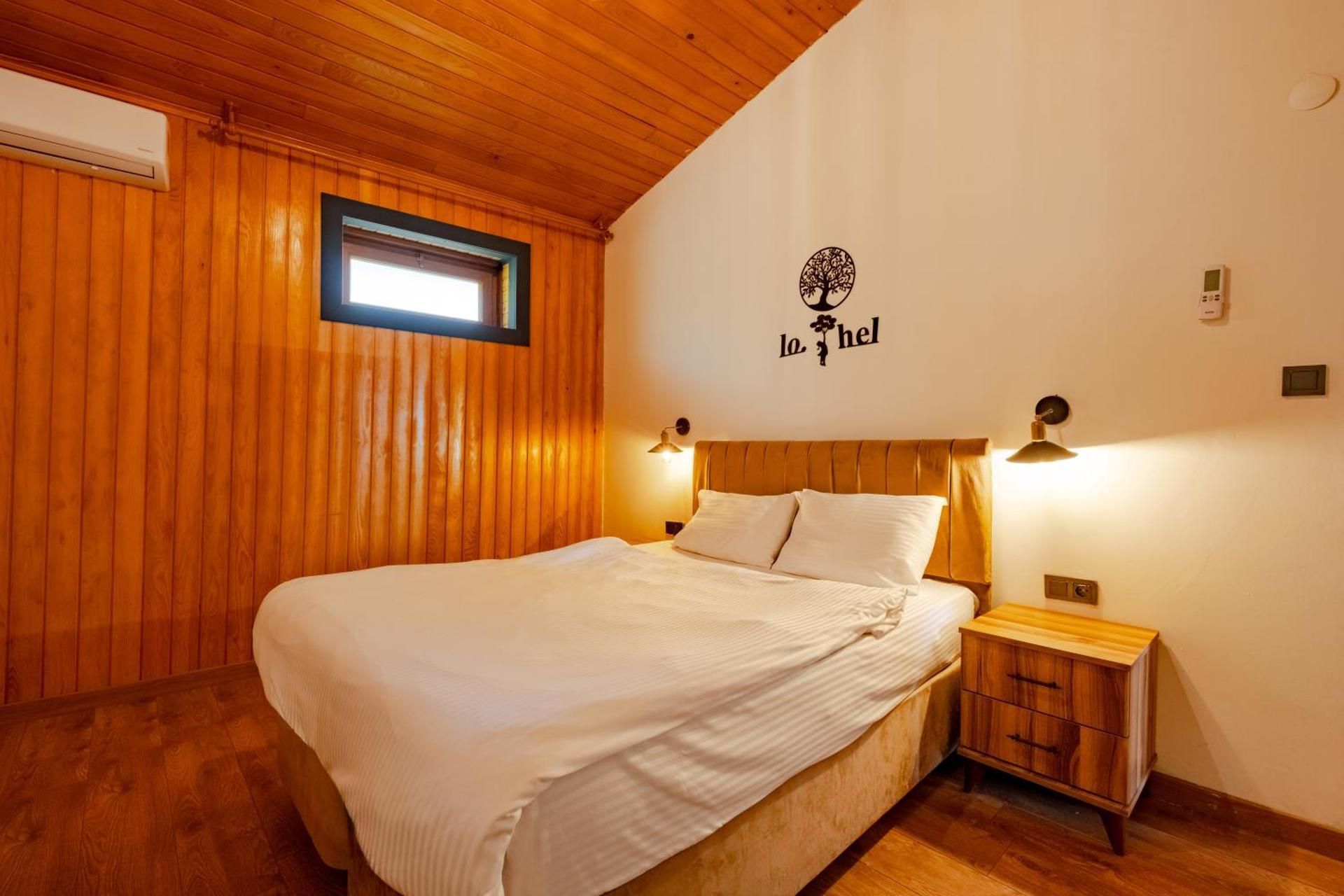 Deluxe Suite with Spa Bath