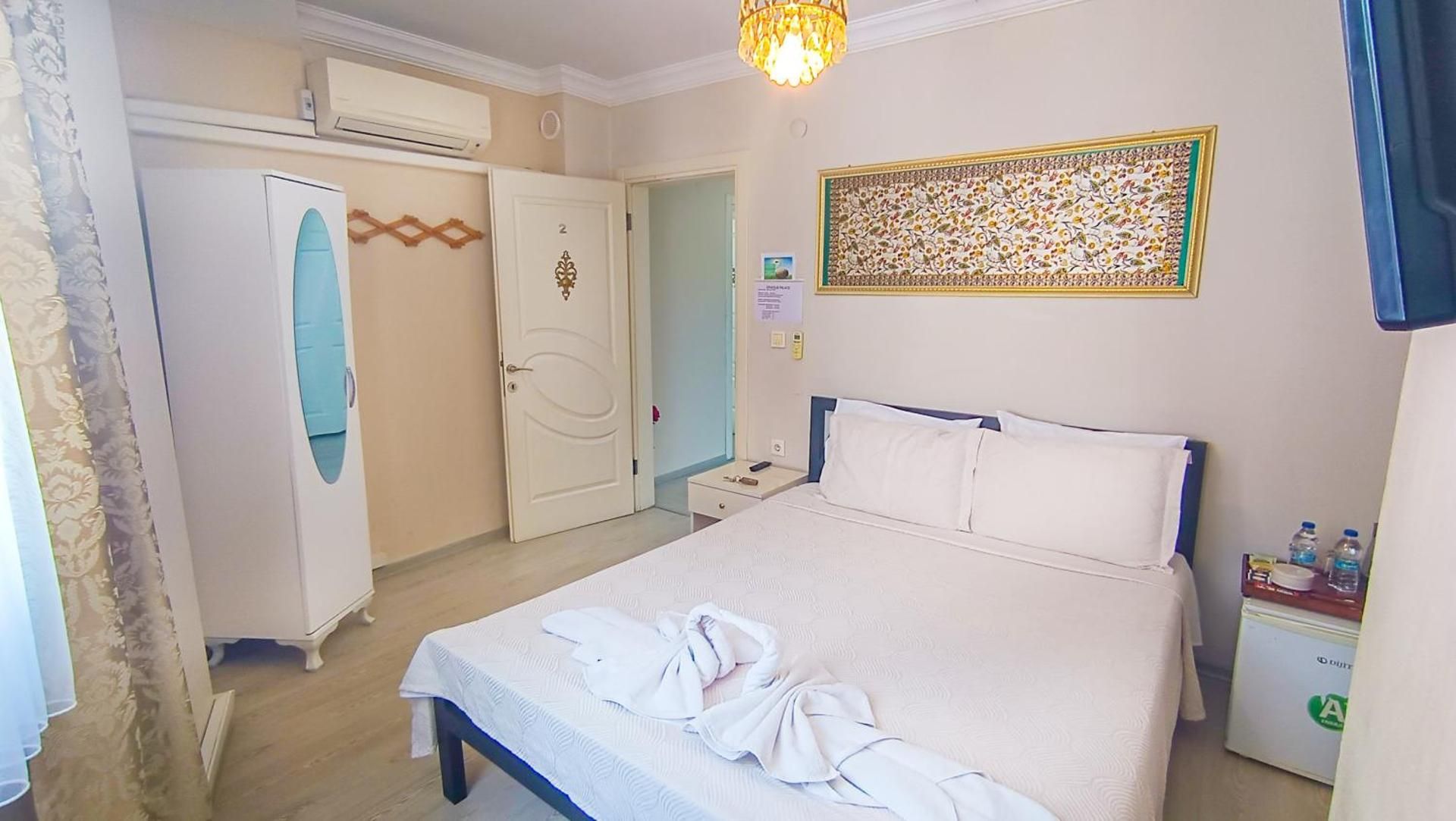 Ephesus Palaces Standard 2