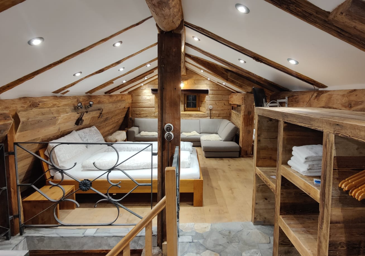 Deluxe Double or Twin Room