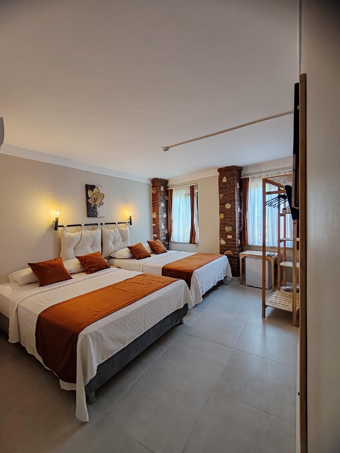 Standard Room For 4 People