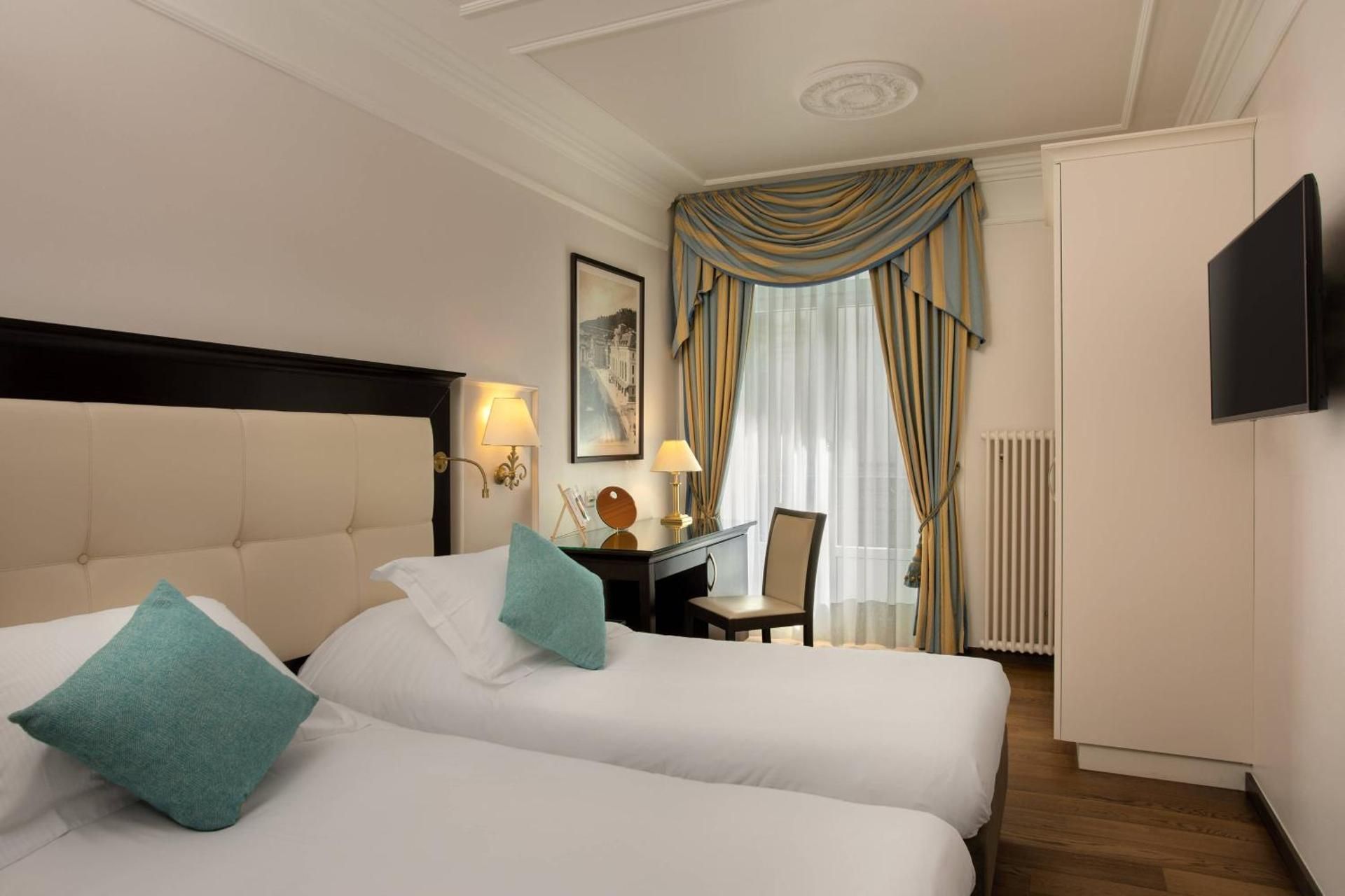 Superior Room, 2 Twins, Guest room, 2 Twin, City view
