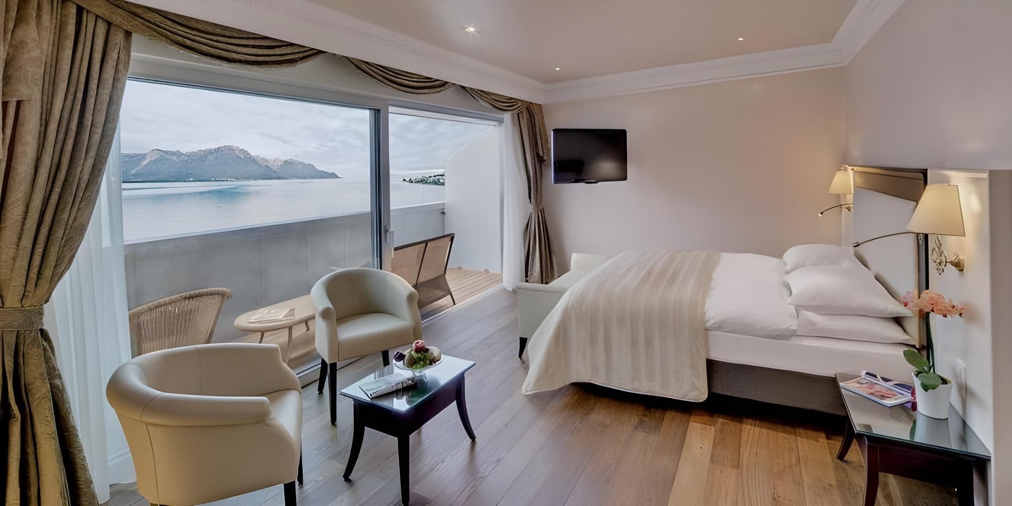 Deluxe Room, 2 Twins, Guest room, 2 Twin, Lake view, Balcony